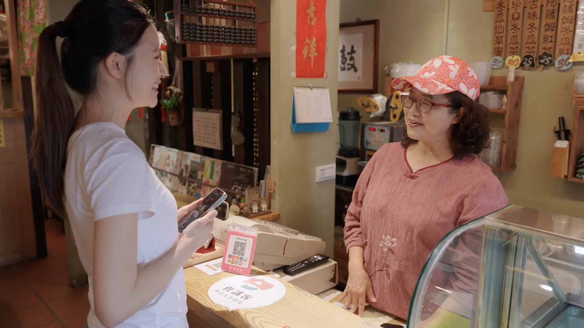 歡迎民眾帶著客家幣，到各地客庄，大聲說客、大肆玩樂。客委會提供