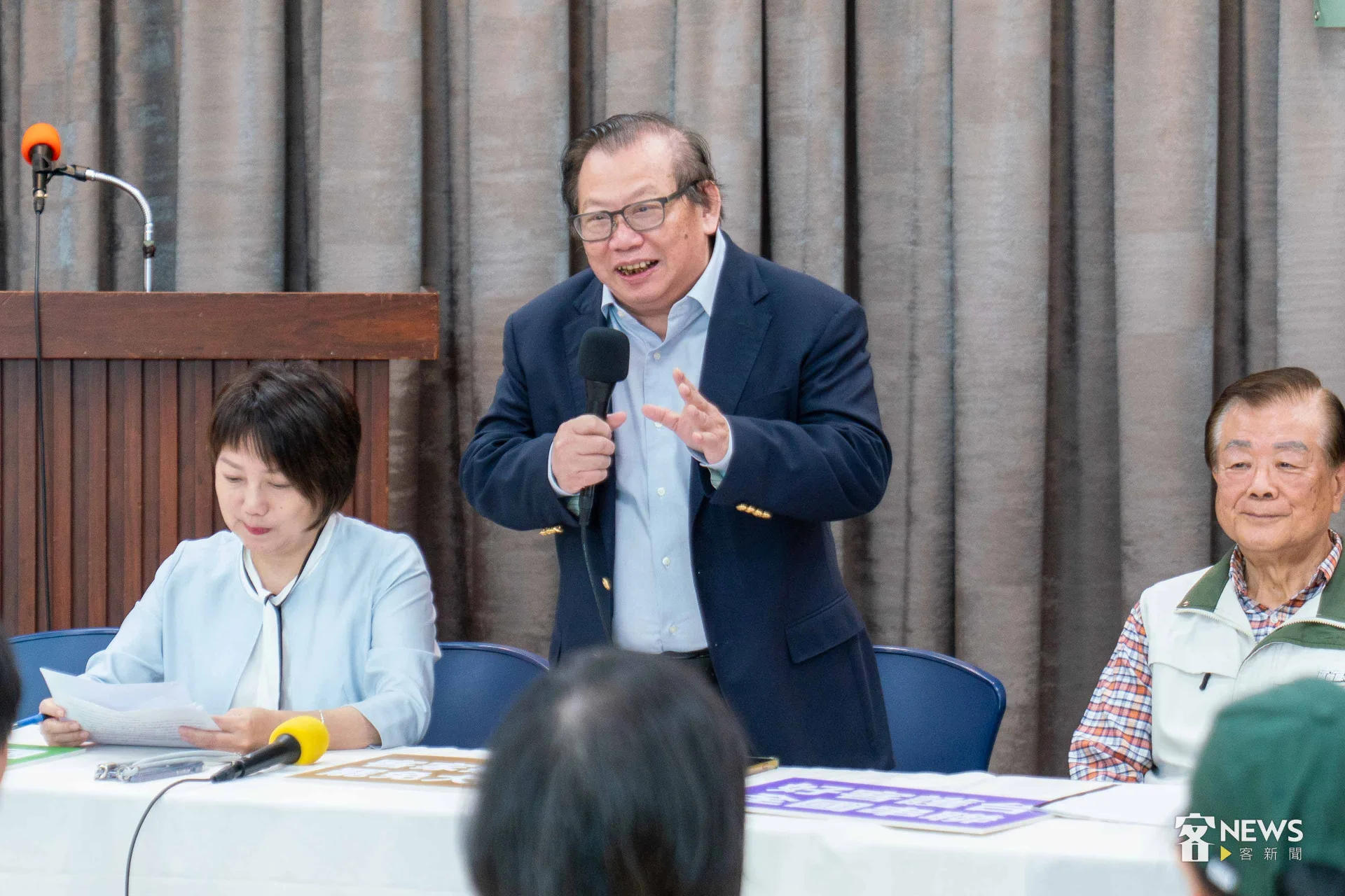 資深媒體人黃澎孝以苗栗客家人的身分力挺大罷免。李台源攝