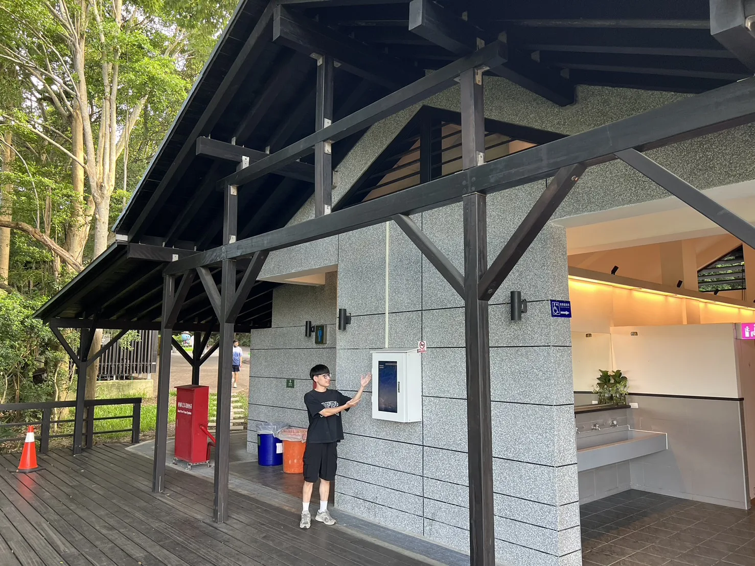 十八尖山公廁氣體監控系統顯示設備。竹市府提供