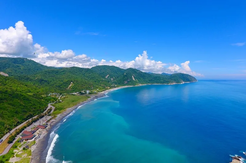 為振興花蓮觀光，花蓮縣政府與線上旅行社推出旅遊補助專案，盼鼓勵民眾重新走入花蓮，支持當地旅宿與觀光產業。花蓮縣政府提供