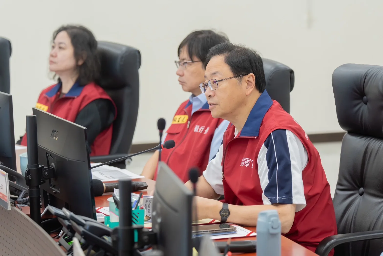 桃園市長張善政表示，放假決策是依照行政院的規定來執行。桃園市政府提供