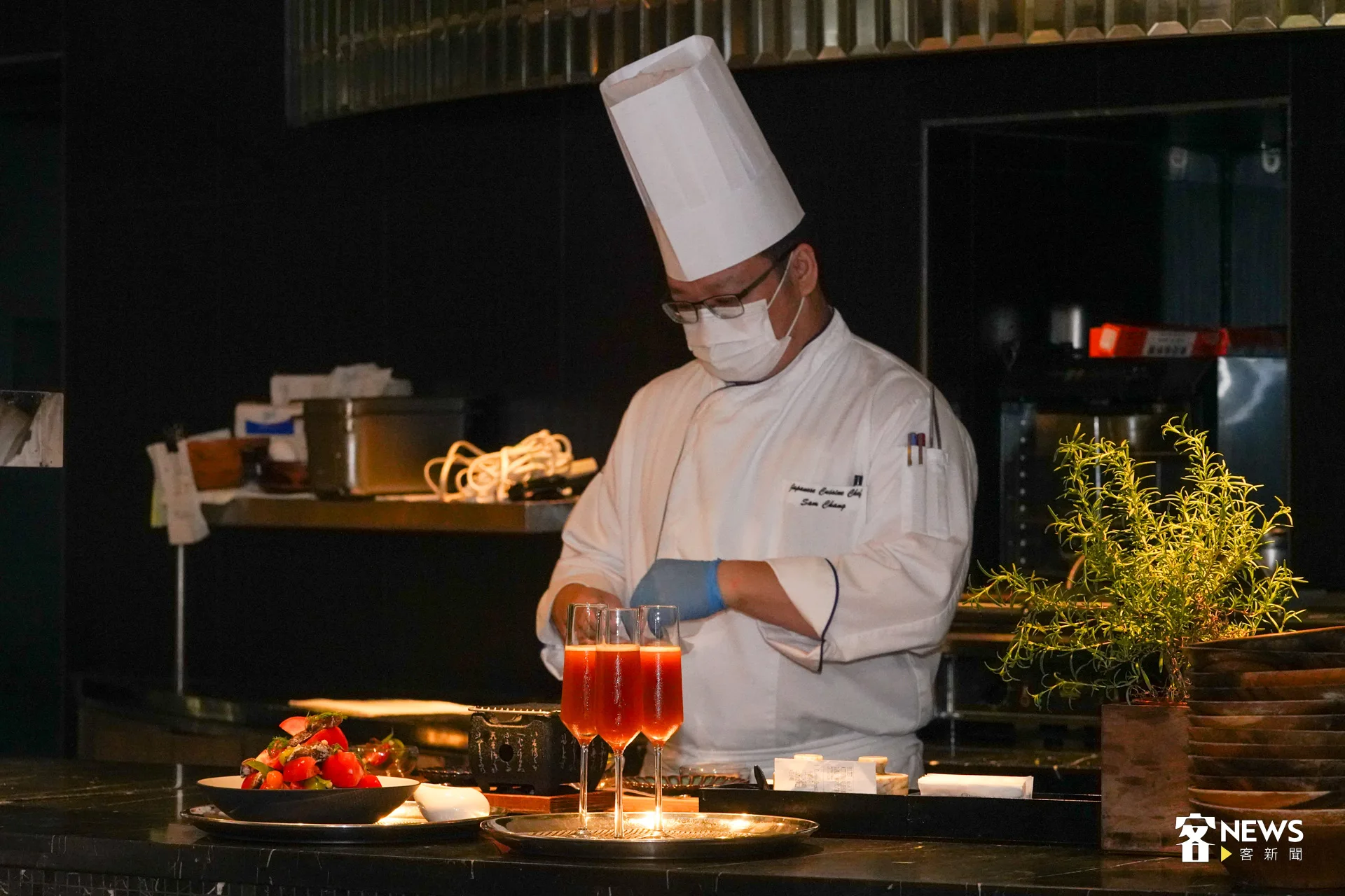 晶華酒店總主廚張明志分享，兒時記憶中母親的客家料理滋味，是讓他能夠緊扣這次主題的重要錨點。洪藝晅攝