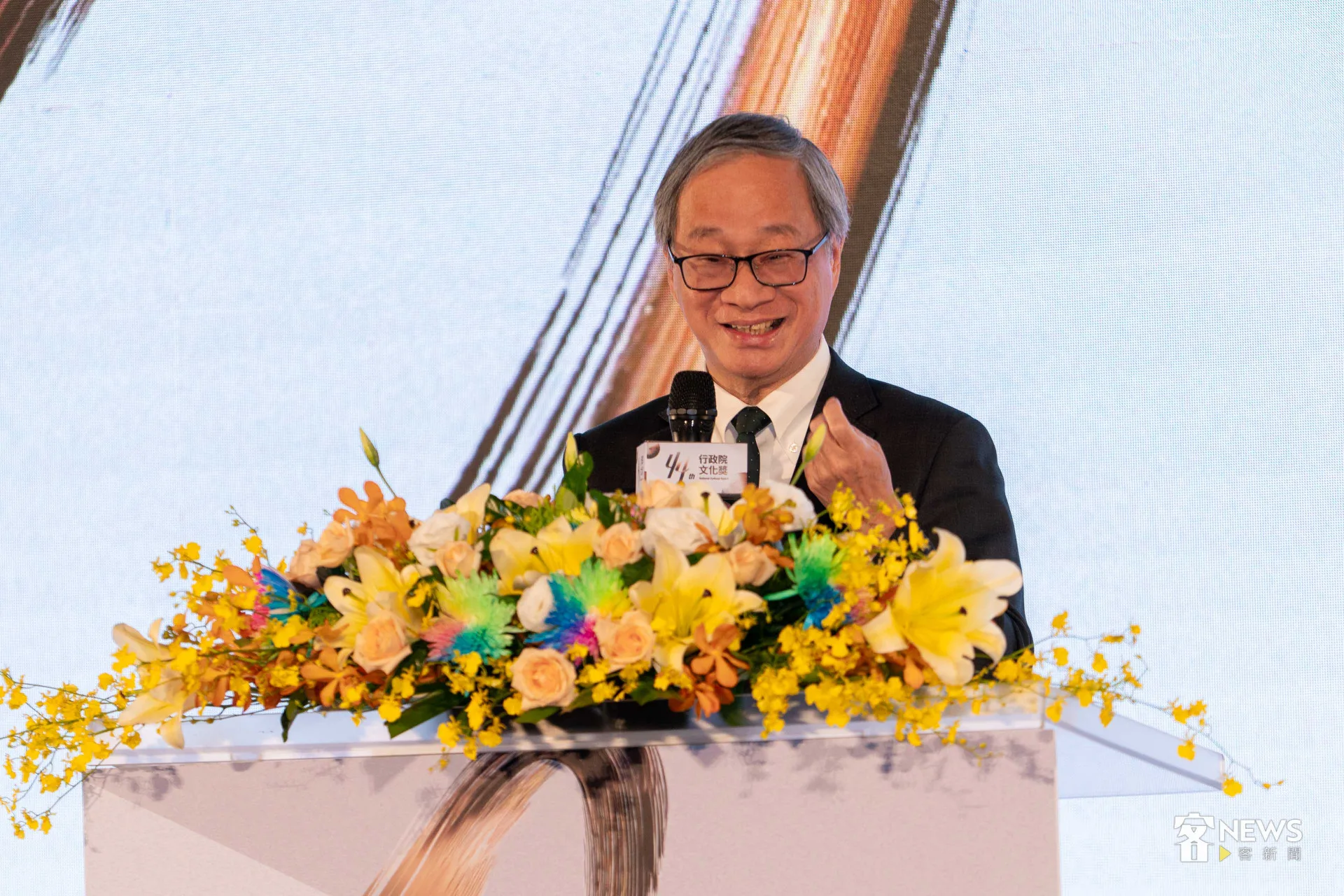 文化部長李遠說,傅明光、吳晟與楊麗花都是他的人生導師。李台源攝