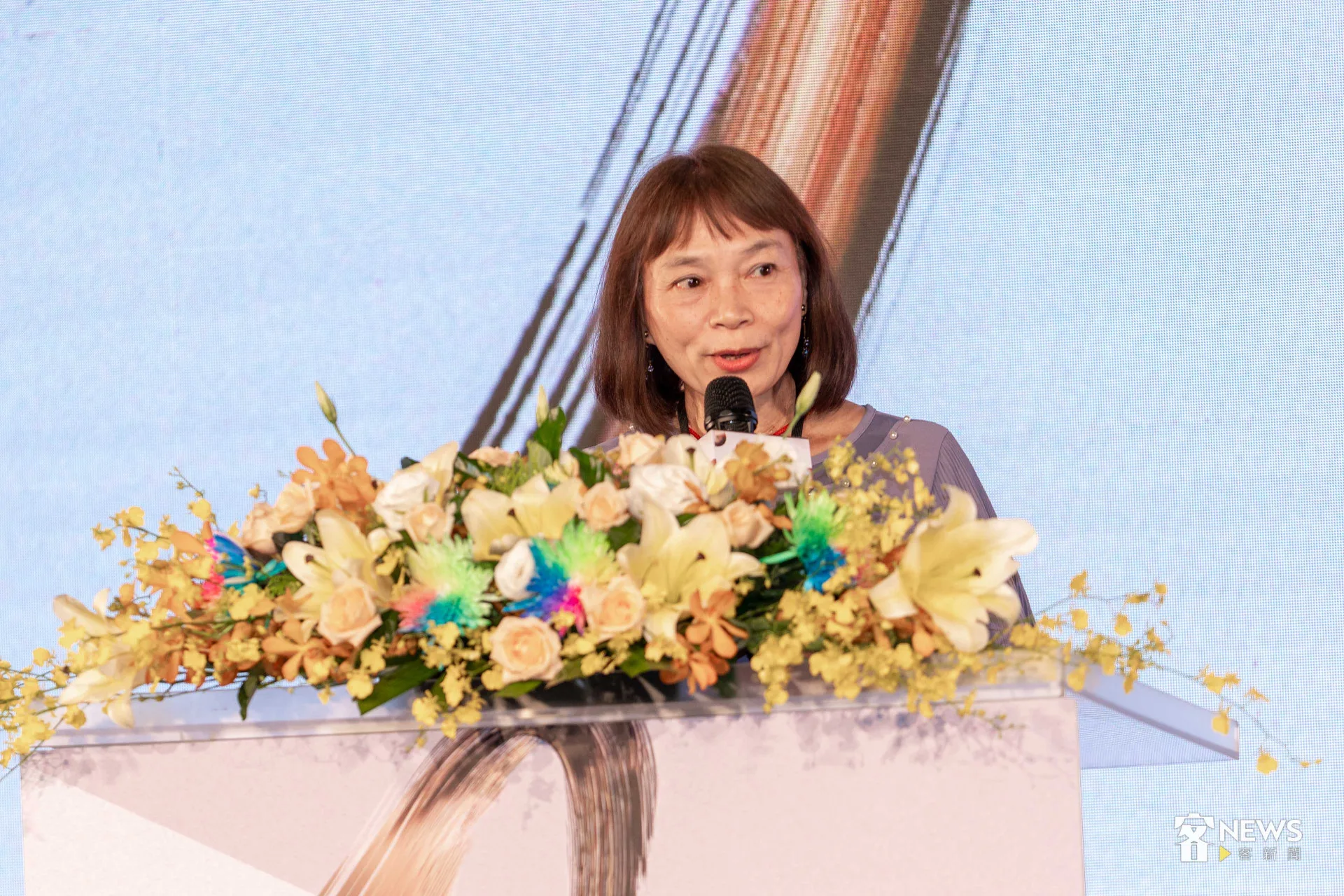 吳晟獲頒行政院文化獎的引言人楊翠。李台源攝