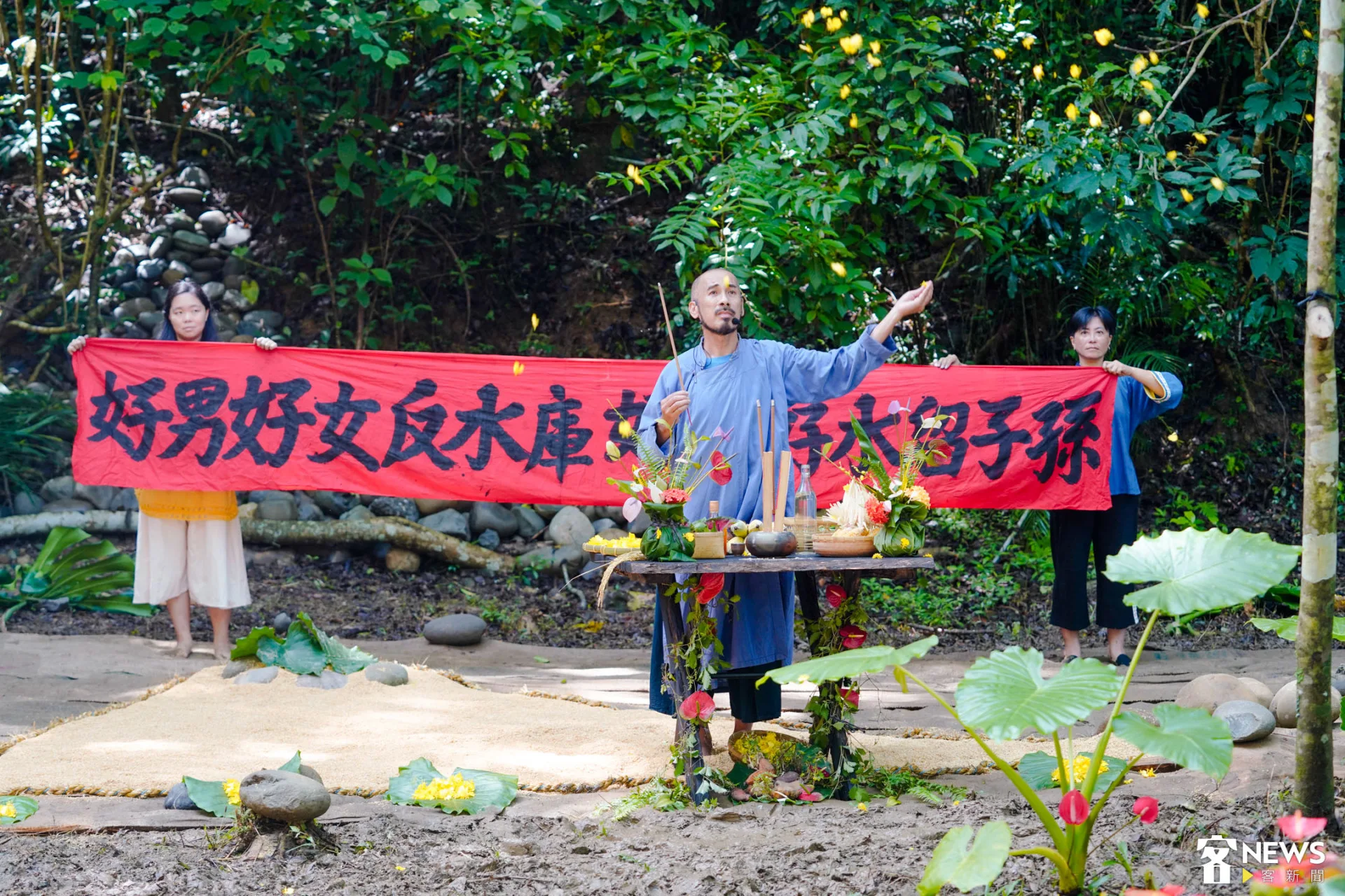 從最早的反水庫運動,到現在的黃蝶祭,呈現出美濃的點點滴滴。朱愷元攝