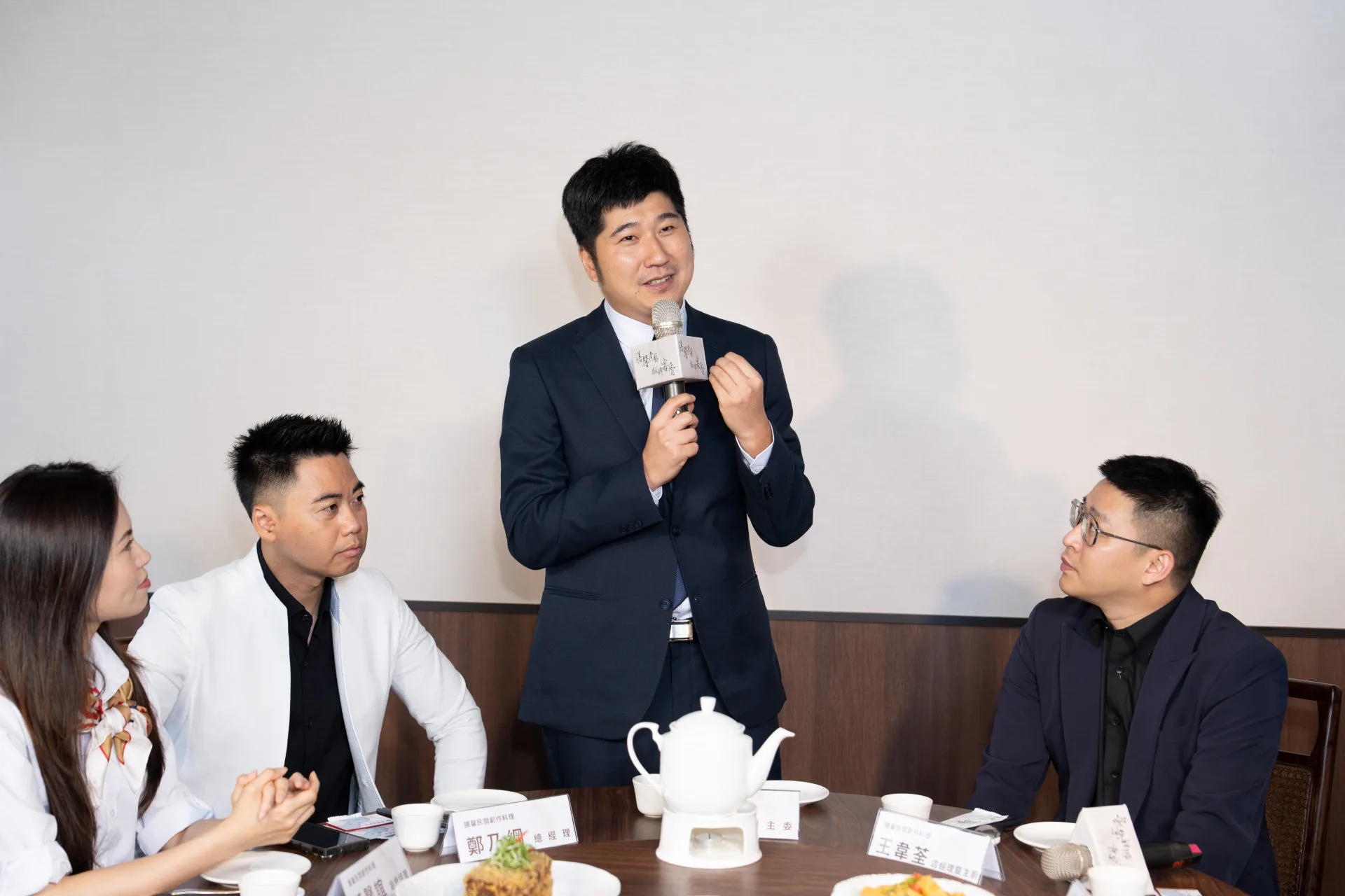 客委會副主委邱星崴說,透過轉譯,客家美食呈現客家「煞猛」精神,讓客家族群的勞動美學與大眾產生新的交流與感動。