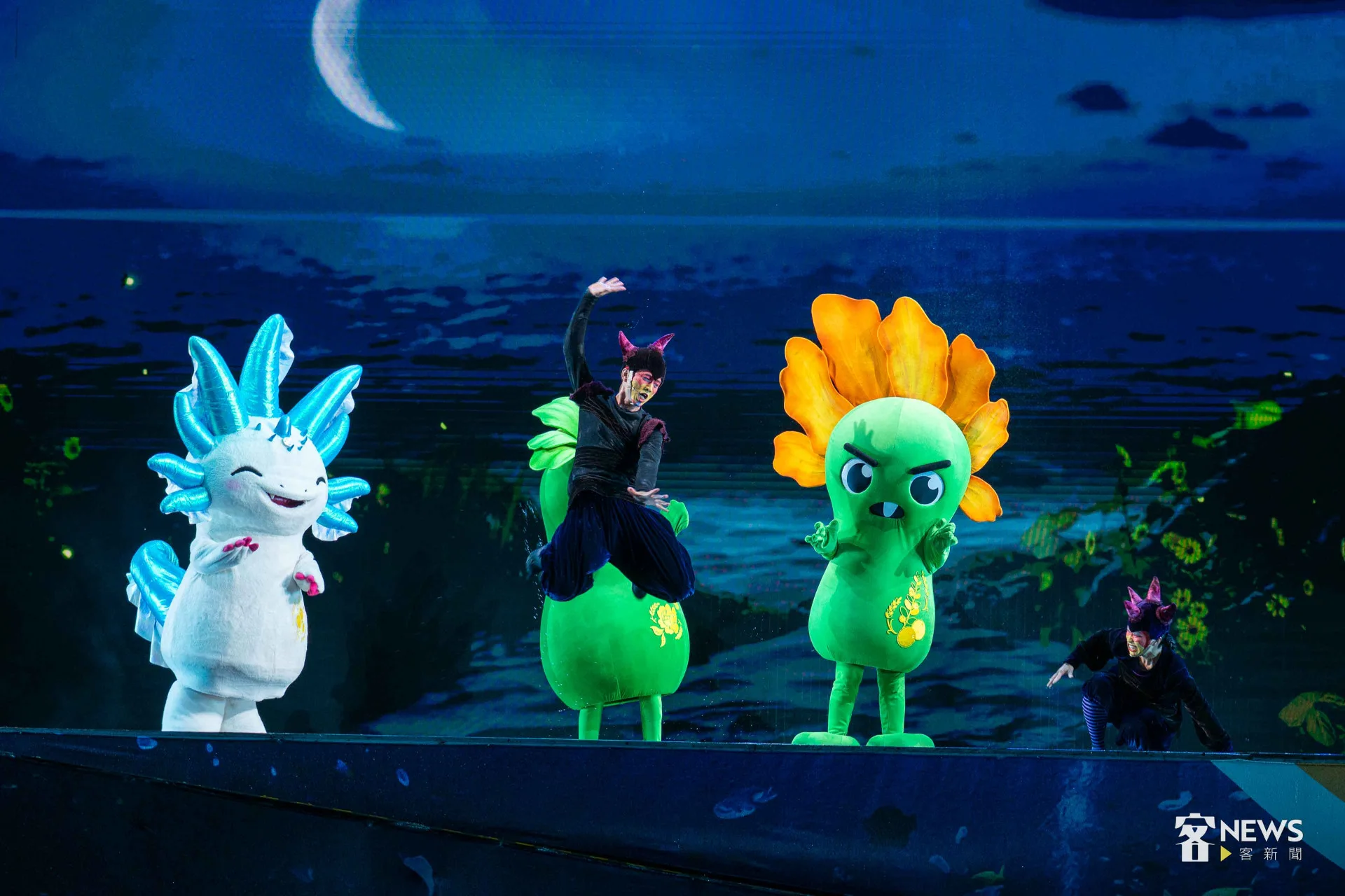 《燈怪》以人偶劇的方式演出。圖為《燈怪》今年7月在台北演出。李台源攝