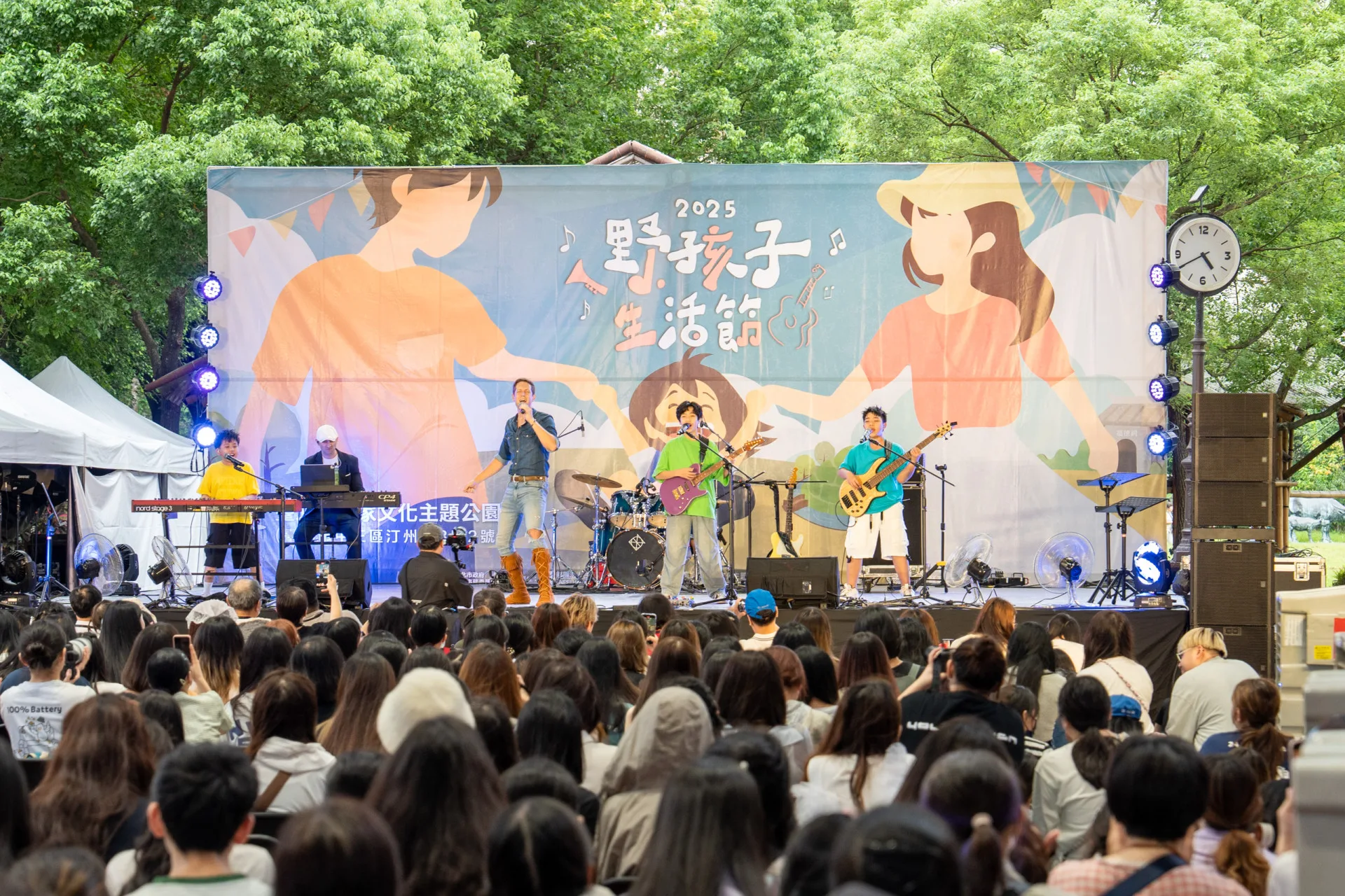 JHall樂團與Musa和Justin進行音樂交流。台北市客家文化基金會提供