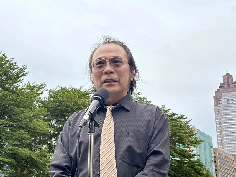 行政院經濟發展委員會第2次顧問會議22日登場。中華電信董事簡立峰說，台灣有很多AI人才，也希望有更多國際新創來台灣。中央社