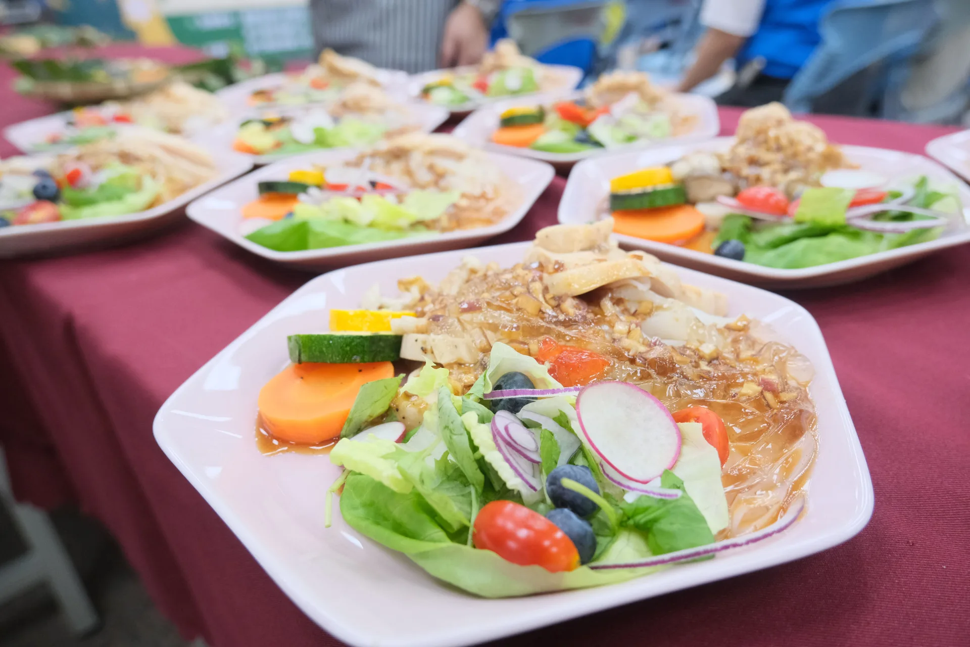 愛玉饗宴，將全國知名的新埔粄條，加入紅九愛玉。竹縣府提供