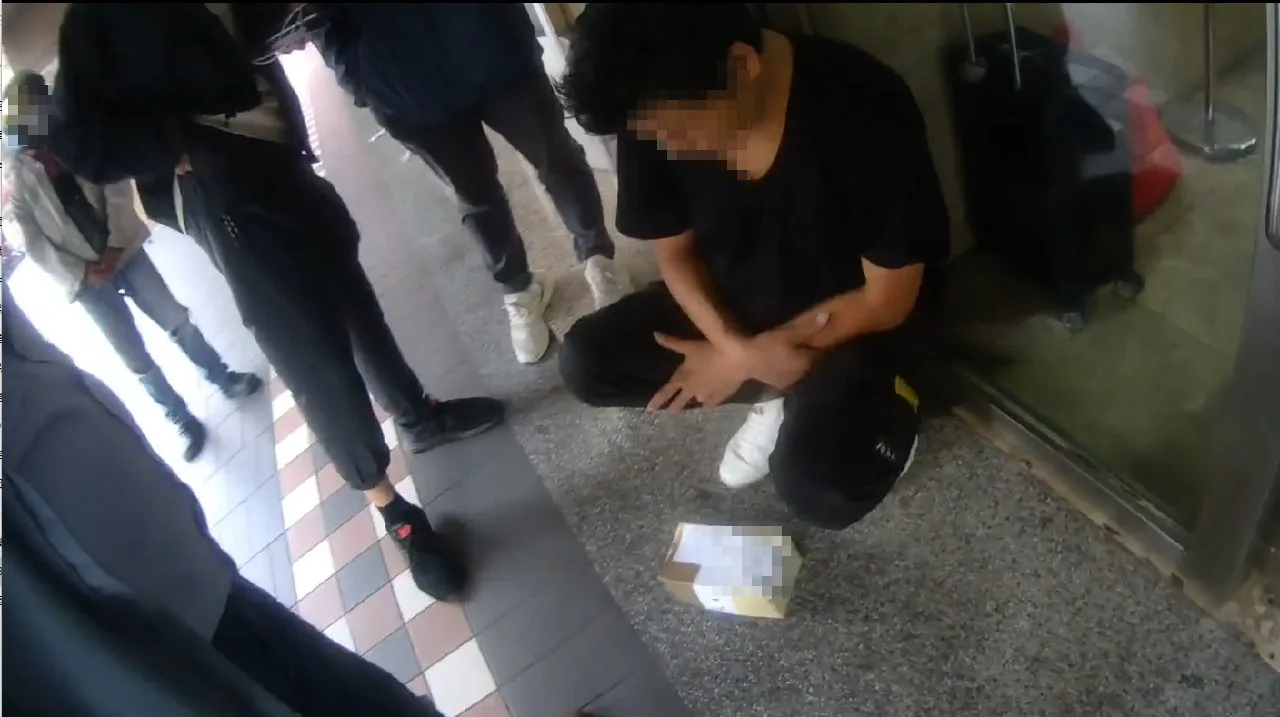 苗警緝獲蔡嫌為首13人詐欺集團嫌疑人一網打盡拘捕到案。苗栗縣警察局提供