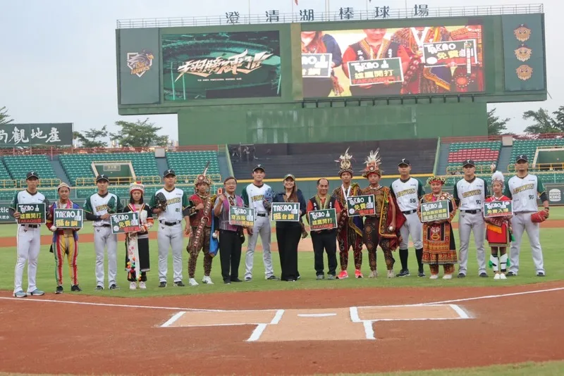 高市府攜手台鋼雄鷹慶8／1原民日　招待族人看球