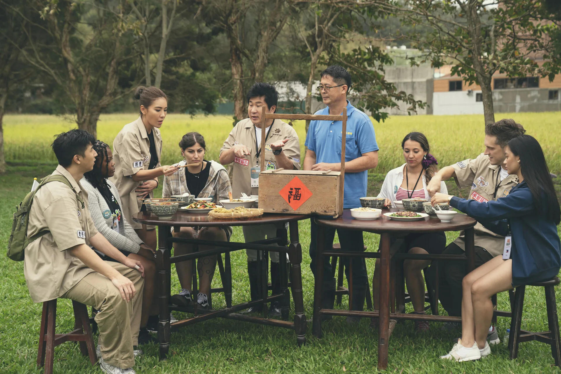 《胡來旅行社》帶領外國遊客認識臺灣之美及客家文化