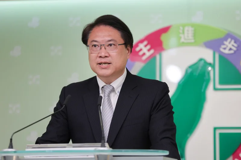 民進黨秘書長林右昌26日表示，這並非政黨對決的選舉，也不能被矮化、簡化為政黨間的勝負，而是偉大公民力量的展現；民進黨虛心接受結果。中央社