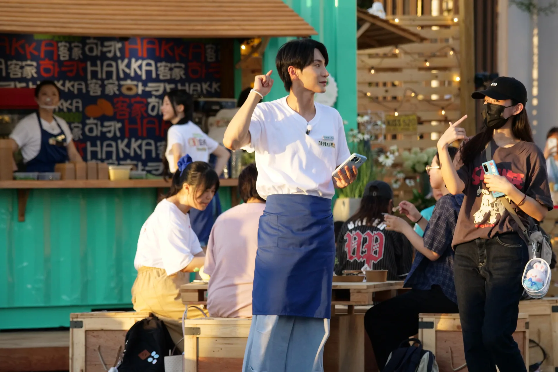 利特展現親民魅力寵粉無限。客家電視提供