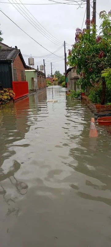 雲林縣27日深夜開始降雨，其中水林鄉至28日早上7時仍有較大雨勢，淹水情況嚴重。水林鄉公所提供