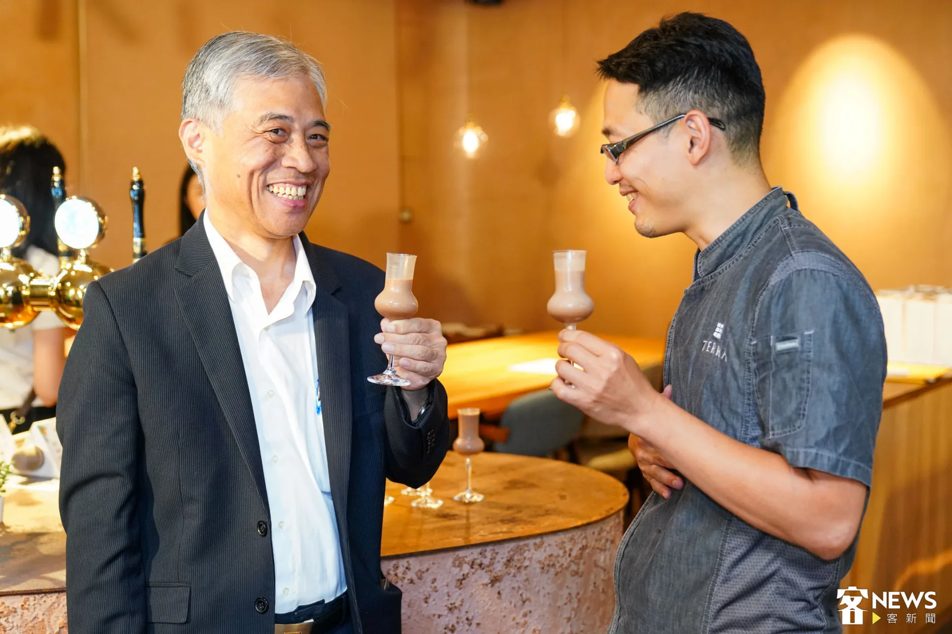 范佐銘說，期待能把這些帶有客家風土的甜點推向國際。朱愷元攝