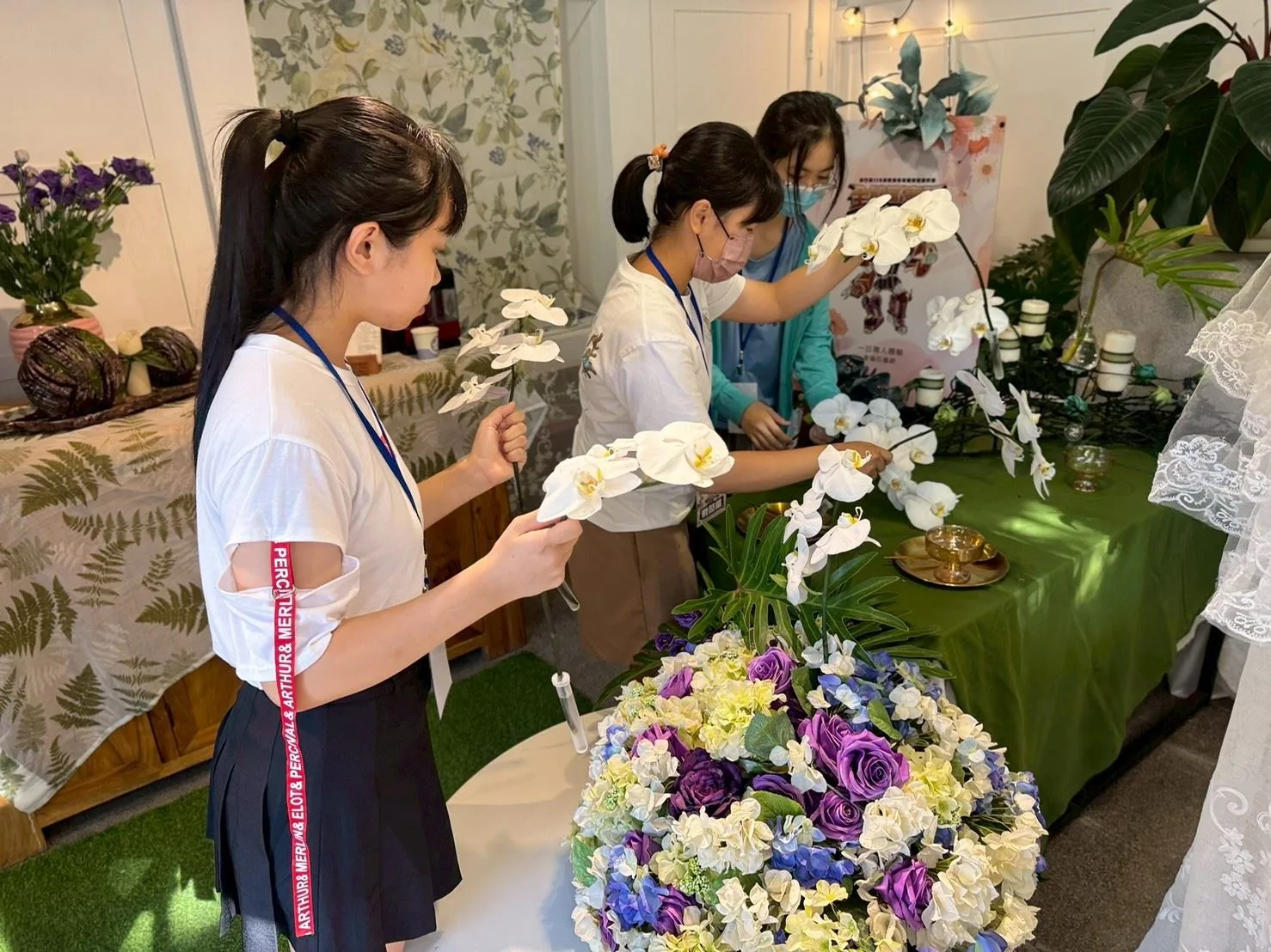 新竹青年化身「幸福花藝師」　新瓦屋成果展浪漫登場