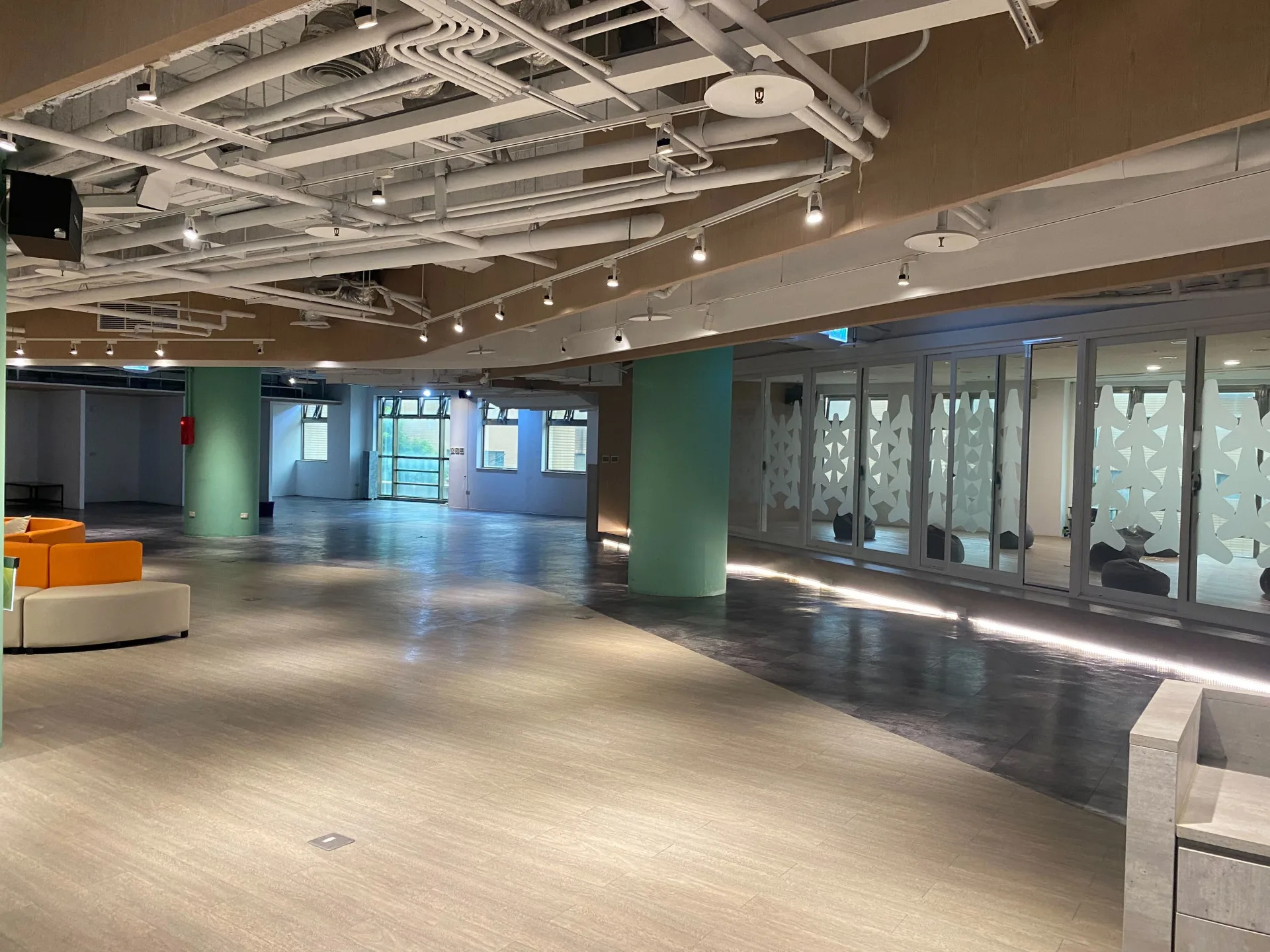 新竹社會創新基地位於竹北市同心樓,占地約460坪。竹縣府提供