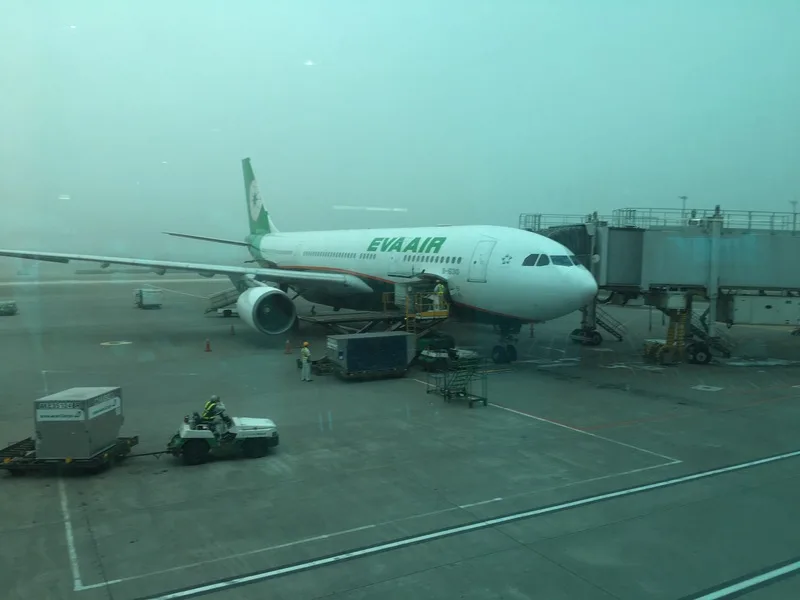 長榮航空7日上午桃園飛往馬尼拉航班，起飛後因艙壓異常返航，安全降落桃園國際機場。圖非當事航班。中央社