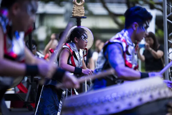 此次演出，特別邀請「九天民俗技藝團」現場擊鼓。文化部提供