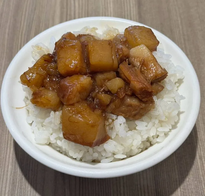 禾日香之魯肉飯。