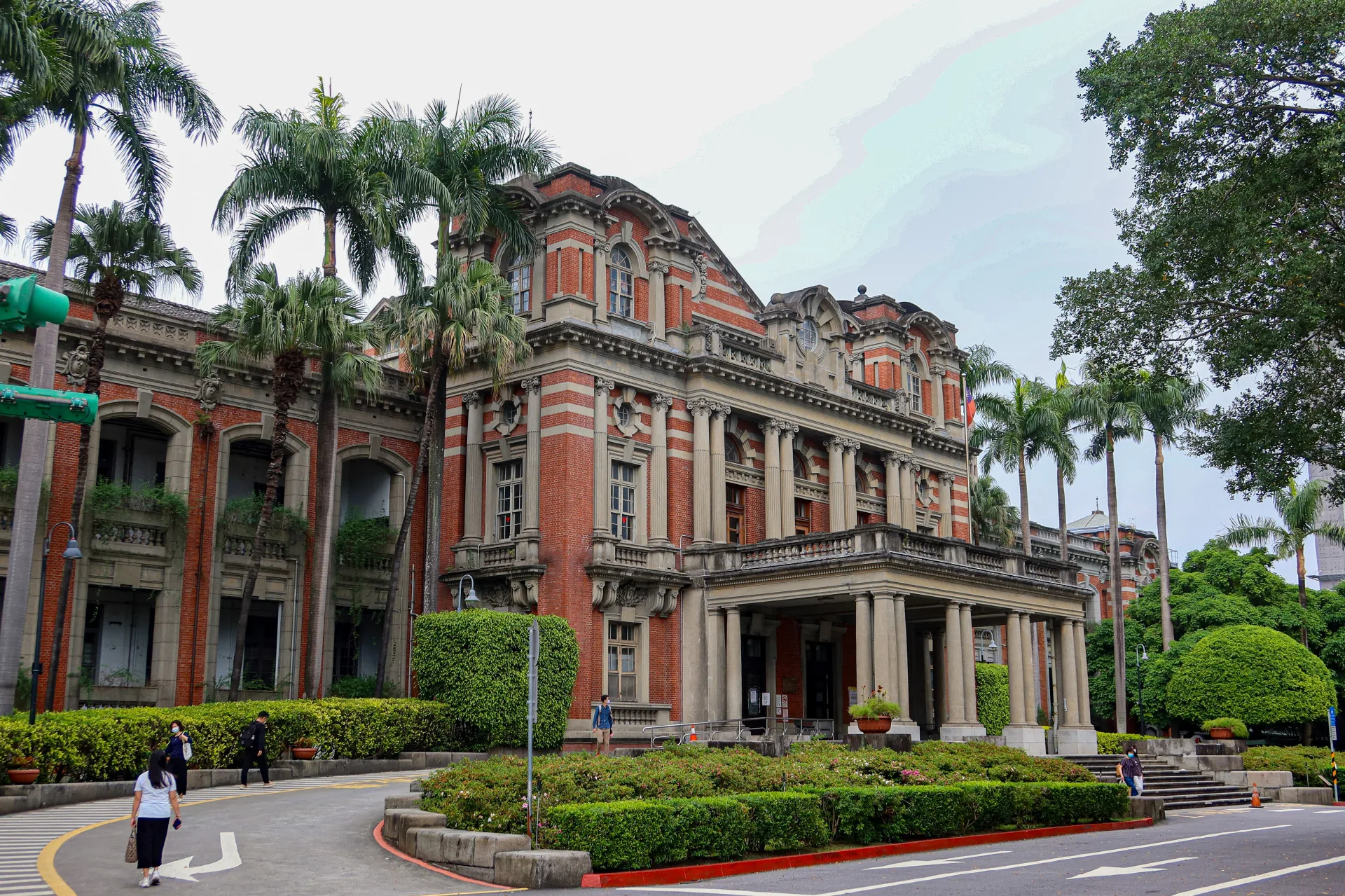 日治時期重視台灣衛生、醫療，圖為當年建的台大醫院，現仍是台灣最主要的醫療中心。何來美攝