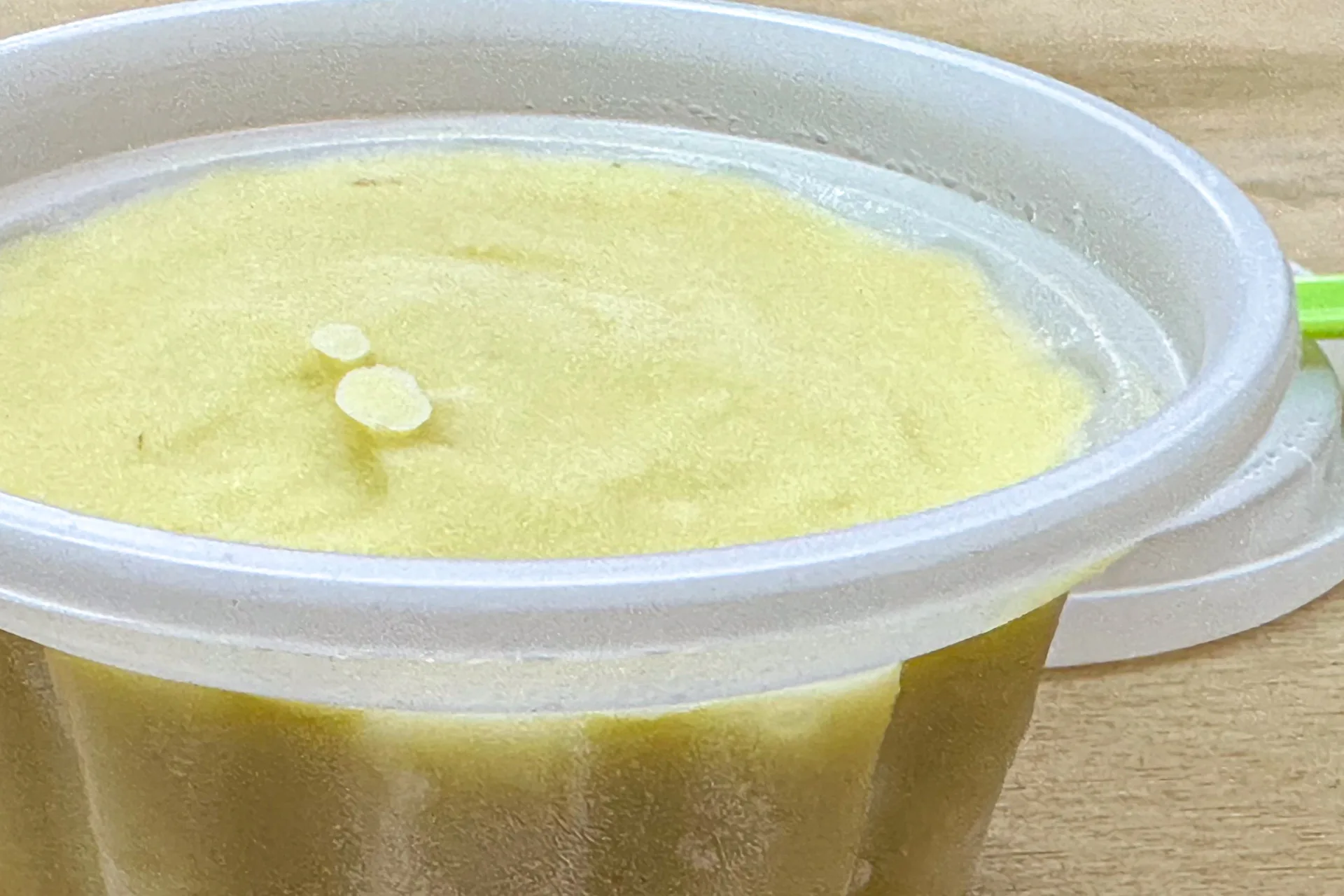 台南400活動中,台南商家設計出來的酪梨古早味冰淇淋,融化後就成了酪梨布丁奶昔。蕭秀琴攝