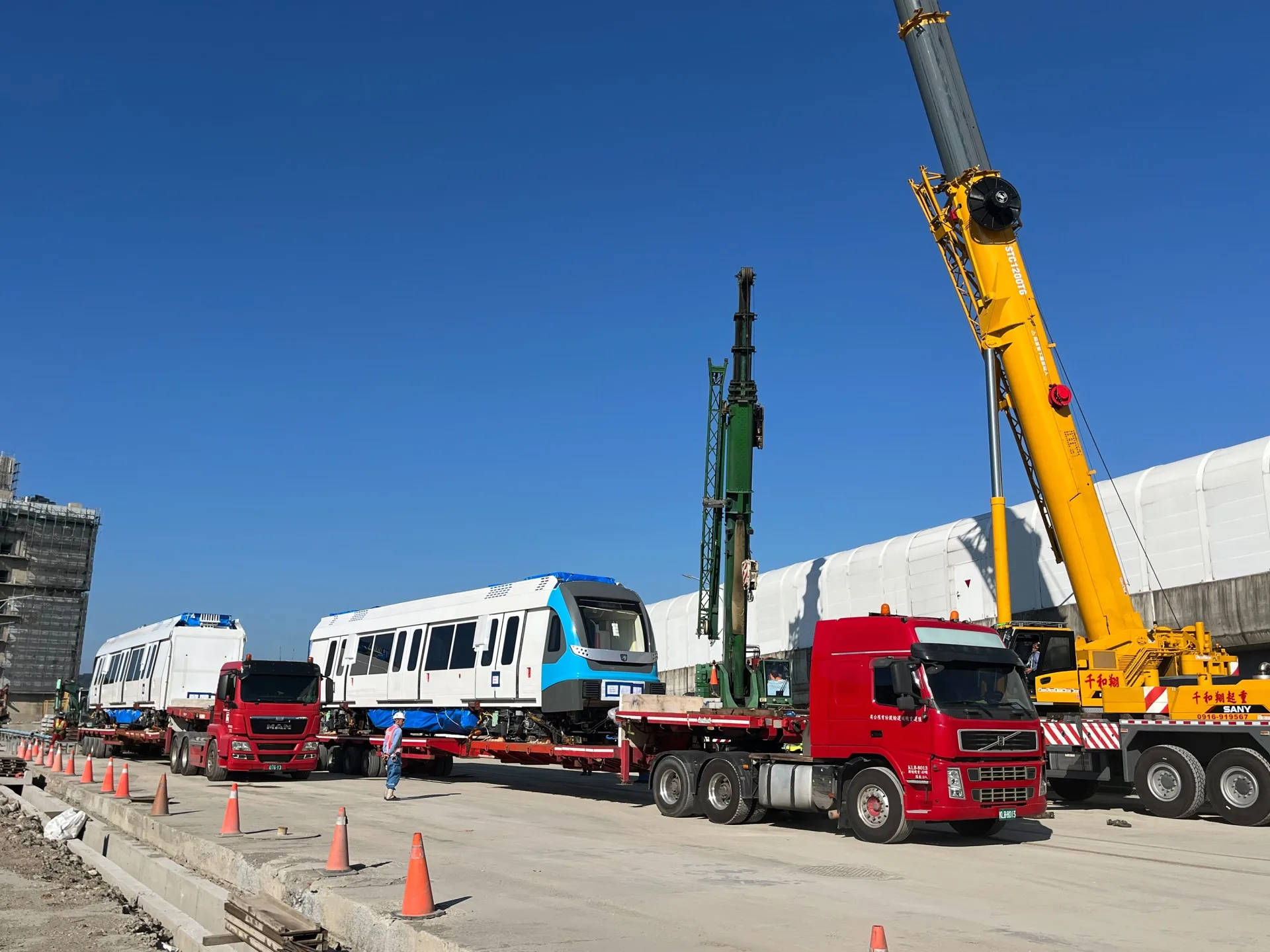 三鶯線列車運抵三峽機廠。