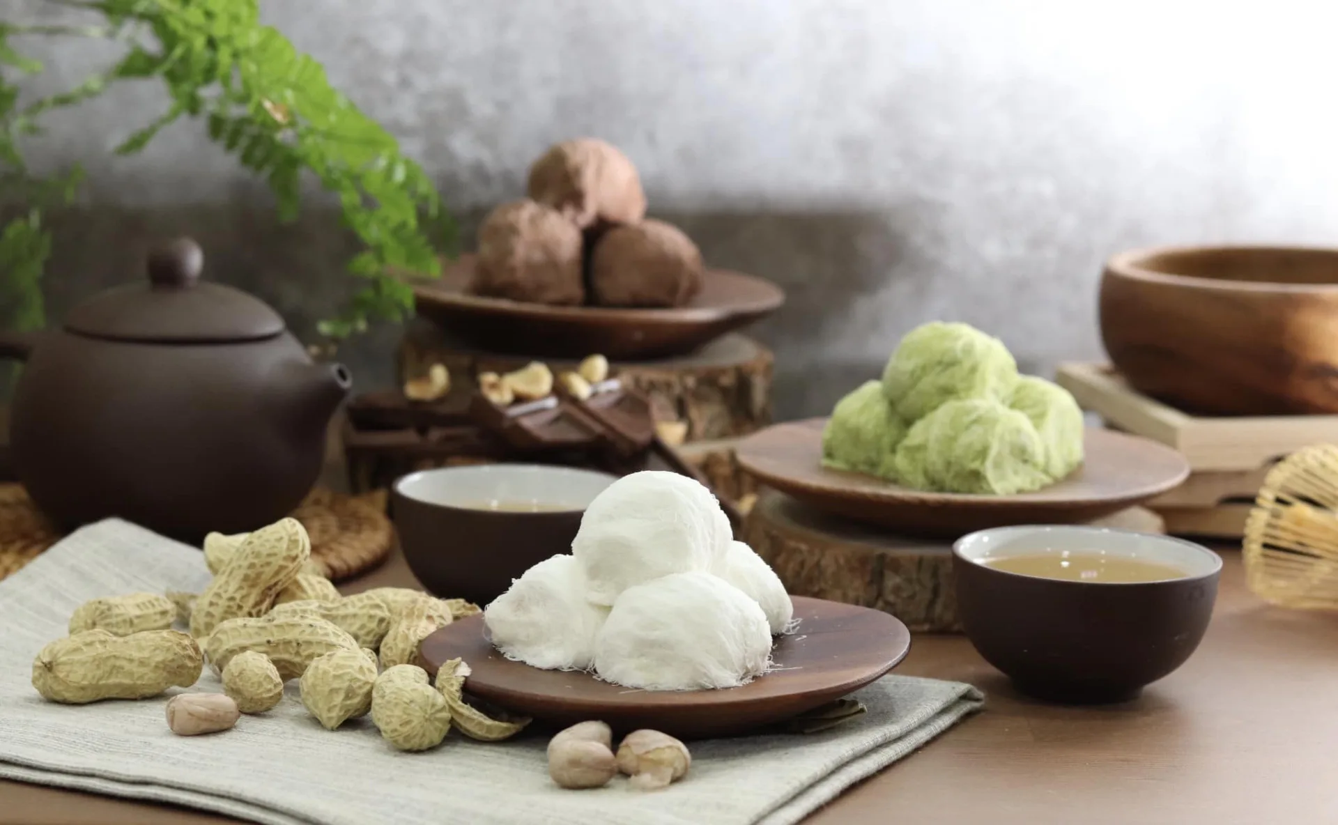 顏志全研發出全台第一個不會塌軟的「法式龍鬚糖」,成為台南知名的伴手禮,更成為總統就職伴手禮。翻攝臉書強尼甜點工藝