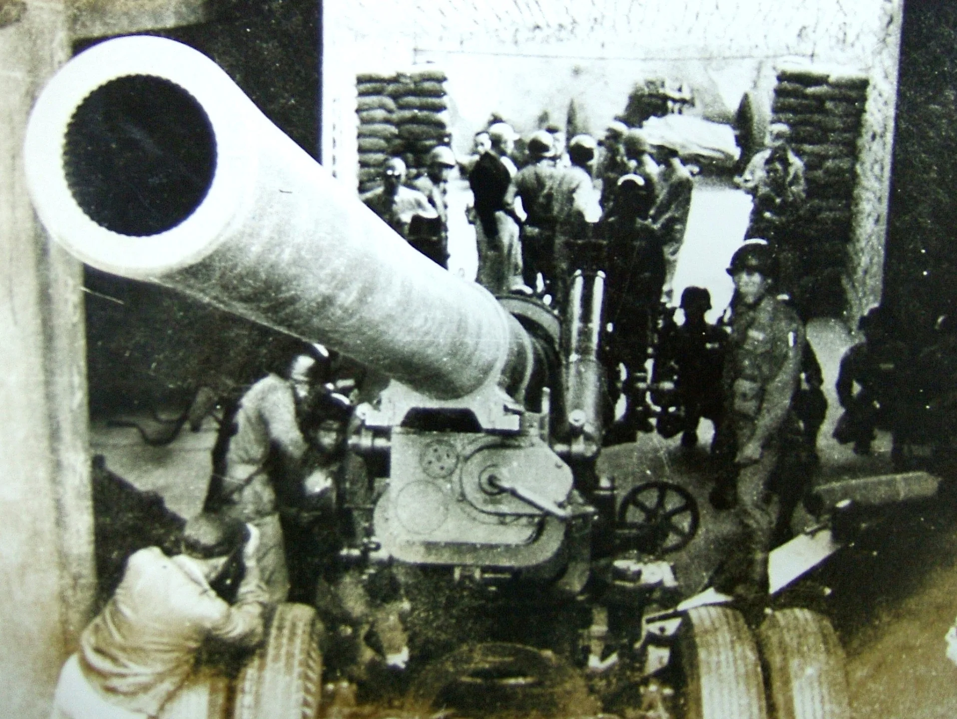 1959 年美軍租借給我軍的 M55 八吋榴彈砲。翻攝金門八二三砲戰紀念文獻