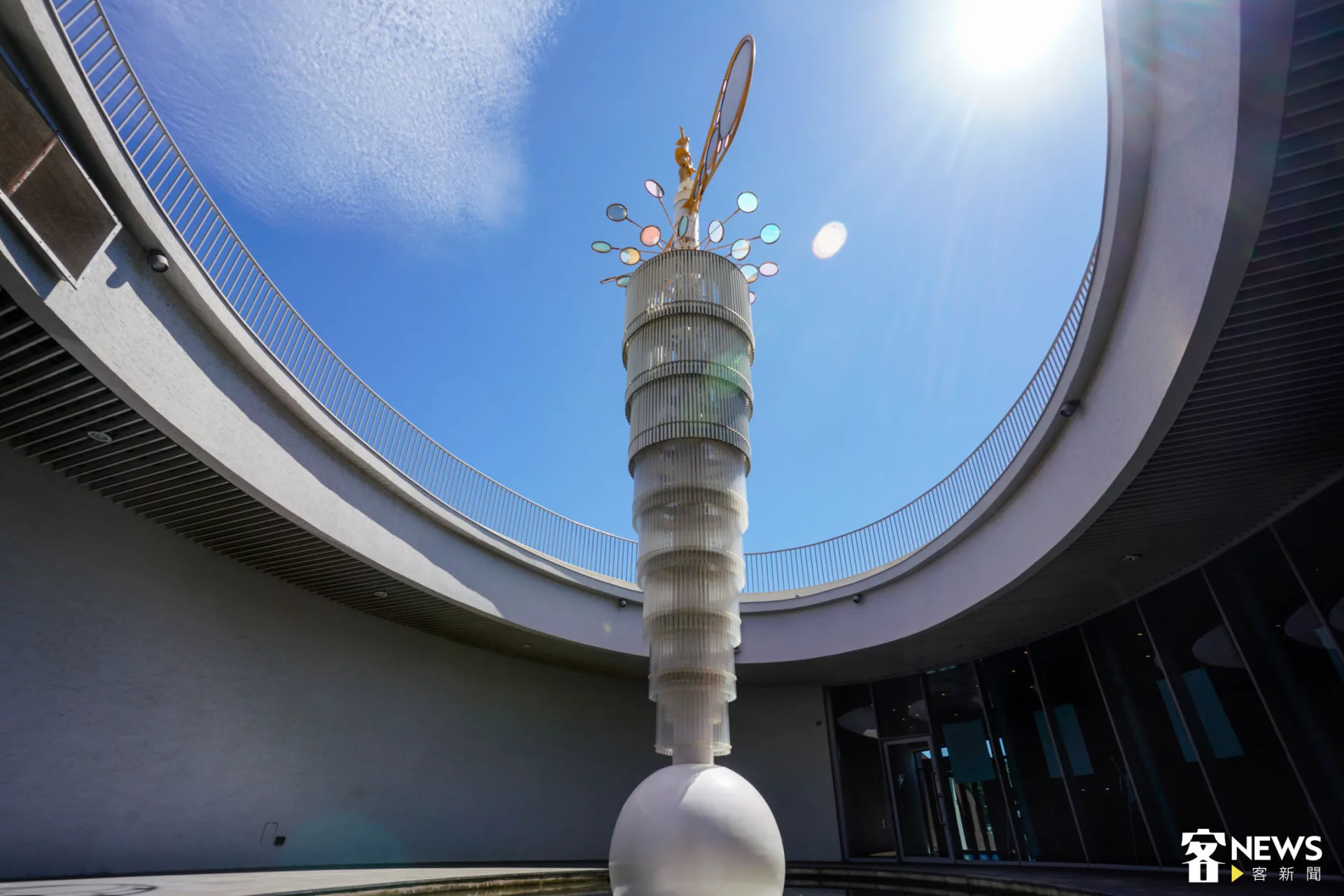 永安海螺文化園區的現代設計，展現光影變化。朱愷元攝