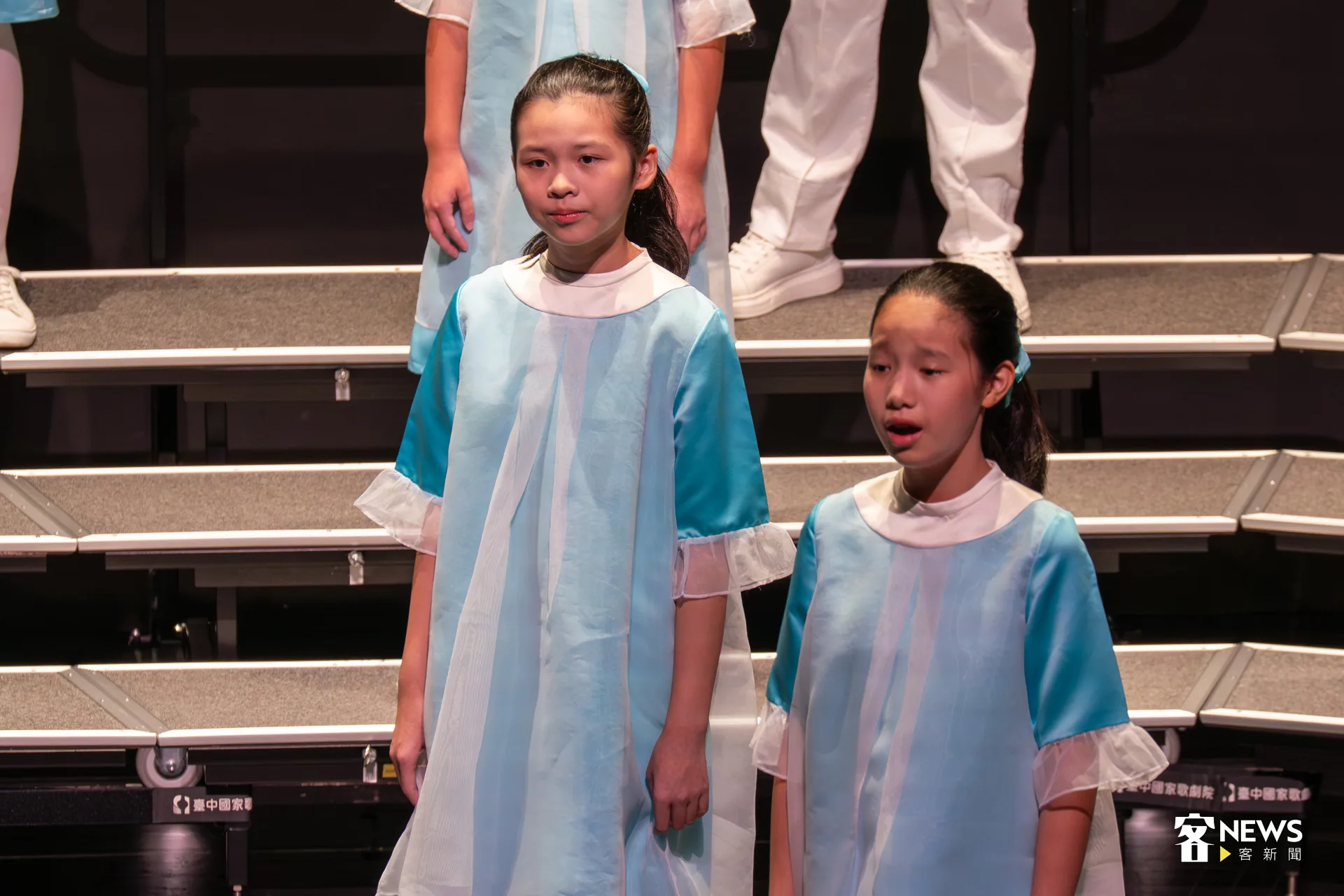 《揹帶个愛》演出曲目涵蓋客家小調、山歌，到多國語言的世界合唱曲，更帶來〈揹帶〉、〈靚靚个中港溪〉兩首世界首演的客家新曲。洪藝晅攝