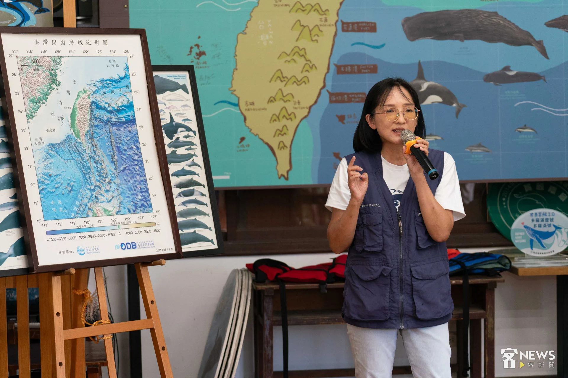 何姿樂在出海前，解說花蓮的海洋生態。李台源攝