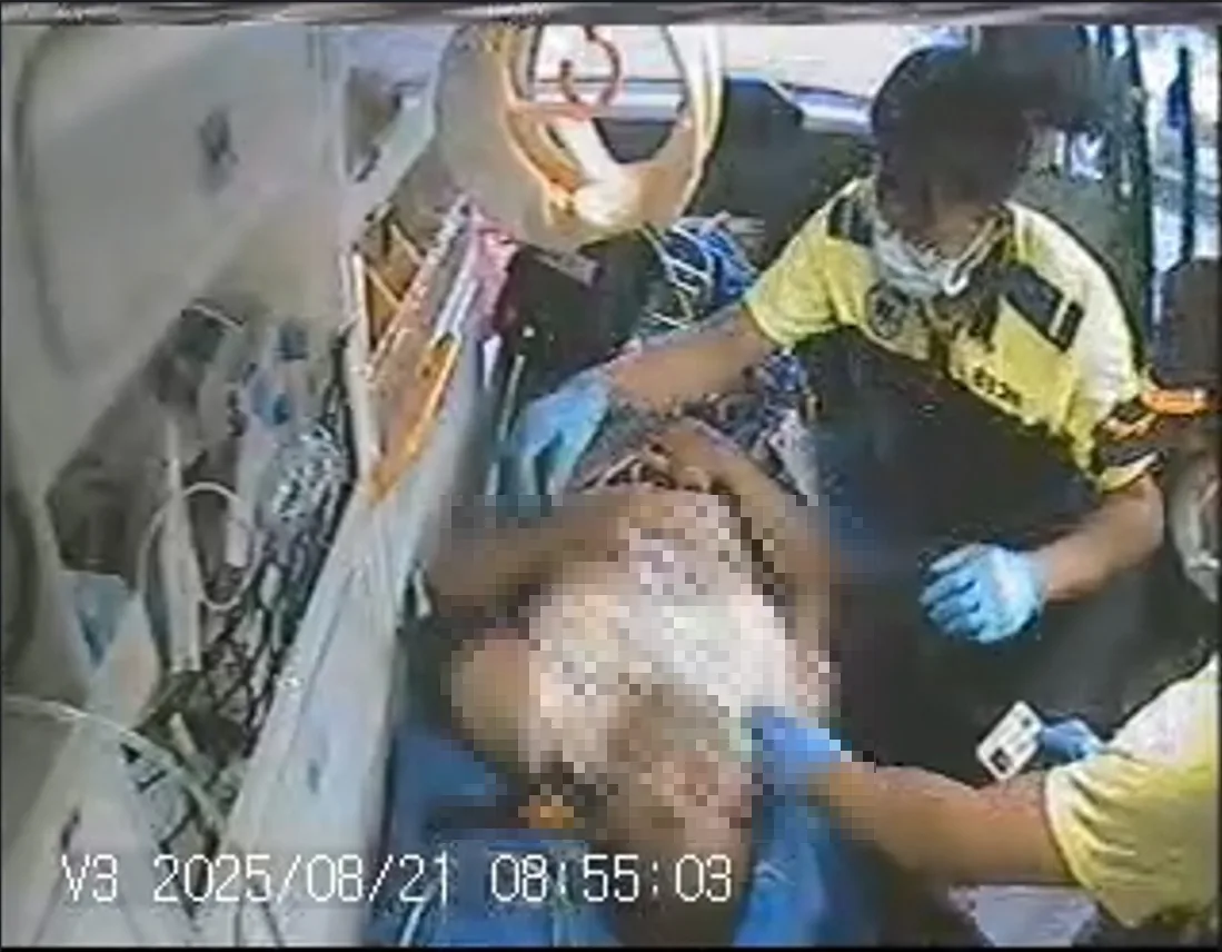 經搶救後，患者在車上已對聲音有反應。新竹縣政府消防局提供