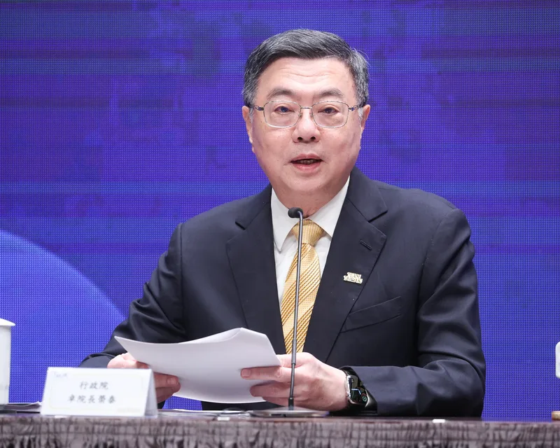 受普發現金、新版財劃法等變數影響，行政院會21日討論「115年度中央政府總預算案暨附屬單位預算及綜計表」，行政院長卓榮泰出席院會後記者會說明相關預算編列理由。中央社