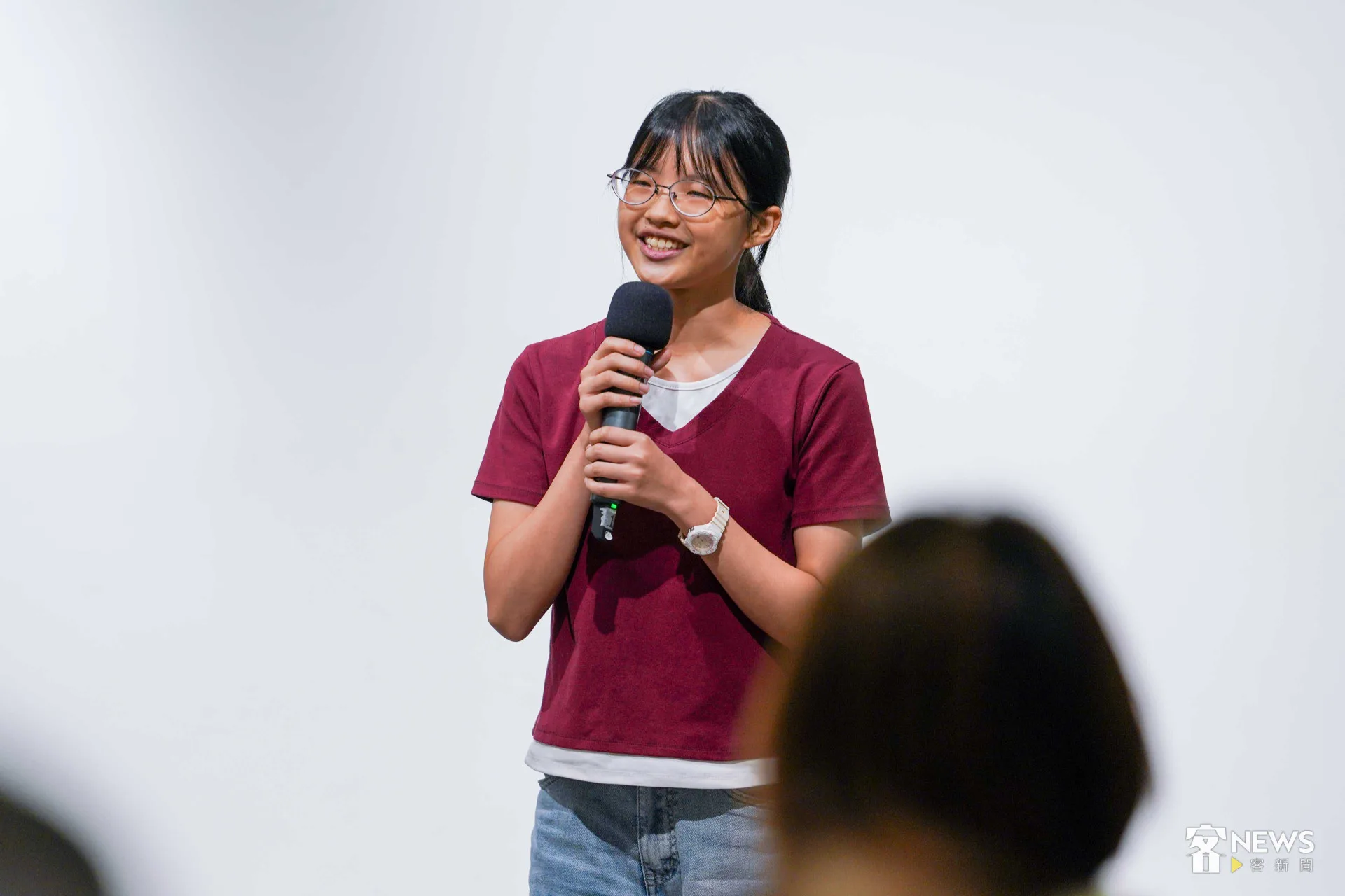 志工成員輪流上台分享赴泰國服務的心得。李台源攝