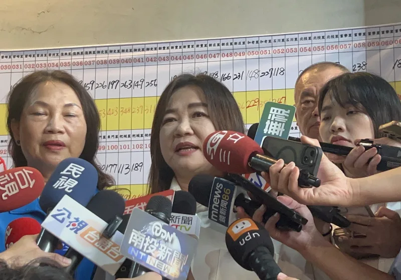 國民黨立委馬文君自行宣布罷免不通過。中央社