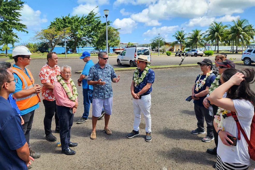 代表團一行拜會波拉波拉島,受到客家籍市長Gaston Tong Sang及夫人和市府團隊接待