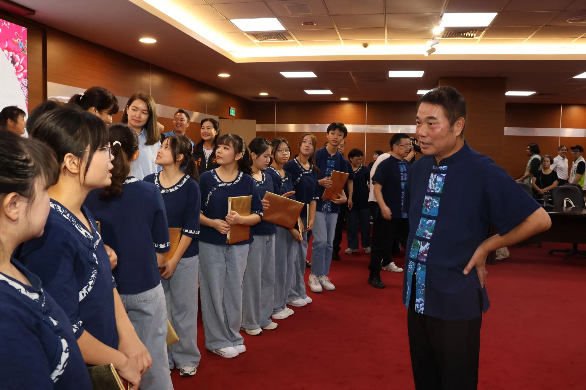 苗栗縣長鍾東錦表示，團員的專屬演出，成功受到國際的歡迎，如今也越來越多來苗栗旅遊的東南亞客家人。苗栗縣政府提供