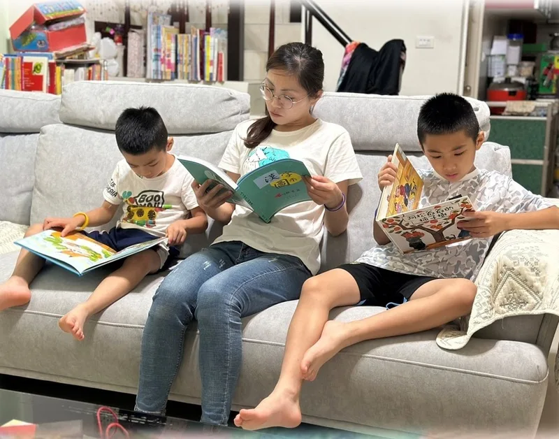 教育部贈國中小新生1本新書　性平議題多書入選