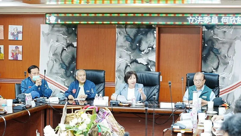 何欣純聽梨山地方聲音　衛生所修繕補助兌現將動工