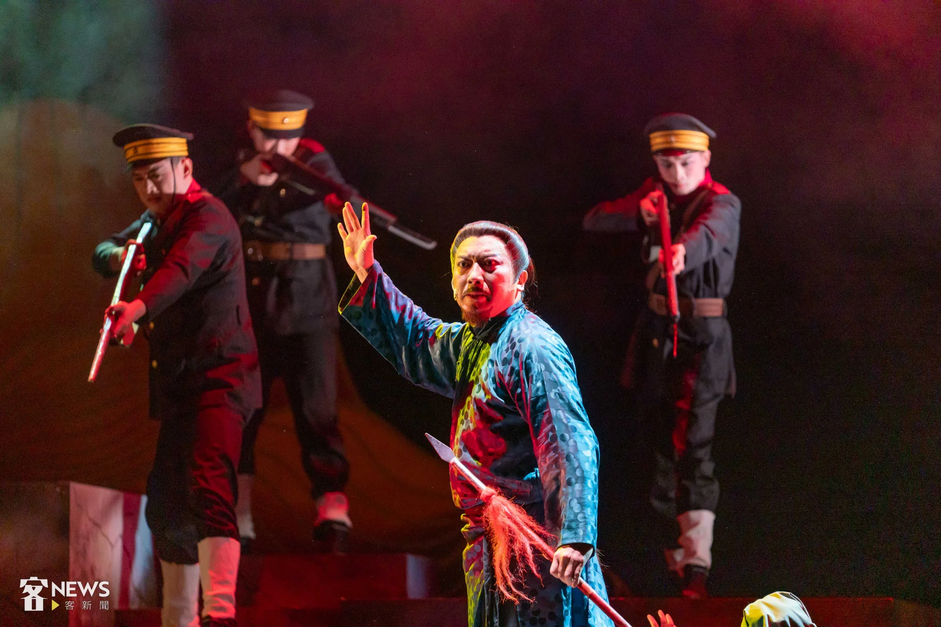 《徐驤》武打場面重現義軍與日軍的對戰，讓觀眾感受到「保鄉衛土」的慷慨悲壯。朱愷元攝