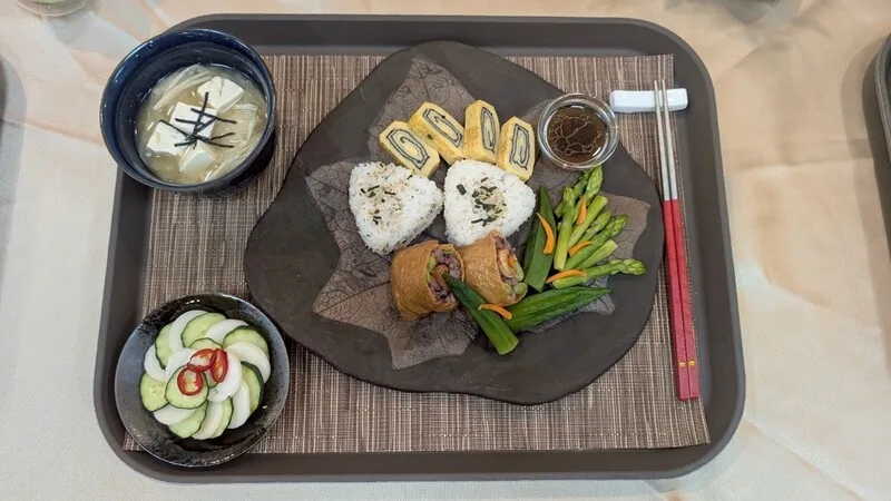 董氏基金會食品營養中心指出,吃播影片所傳遞的食物色香味、進食畫面咀嚼聲、愉悅氛圍等,透過視覺與聽覺刺激,有助長者喚起進食興趣。中央社