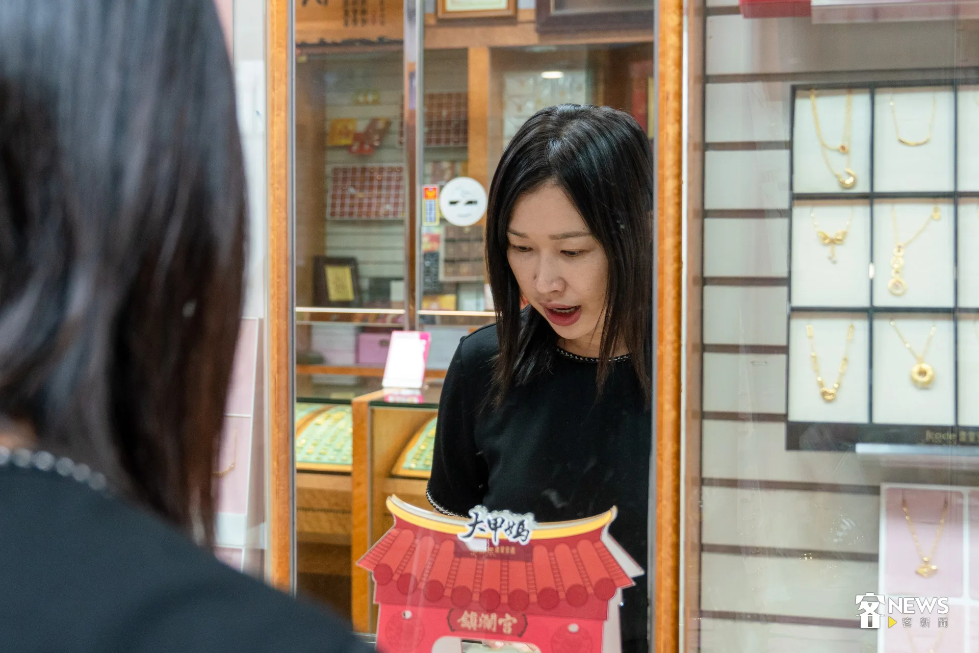 成為客家幣合作店家所準備的文件、核定、成立掃碼牌等,都是老闆娘廖佩姿負責的。洪藝晅攝