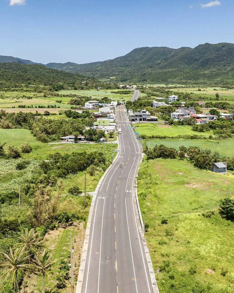 縣道200線完工,美麗天際線浮現。屏東縣政府提供