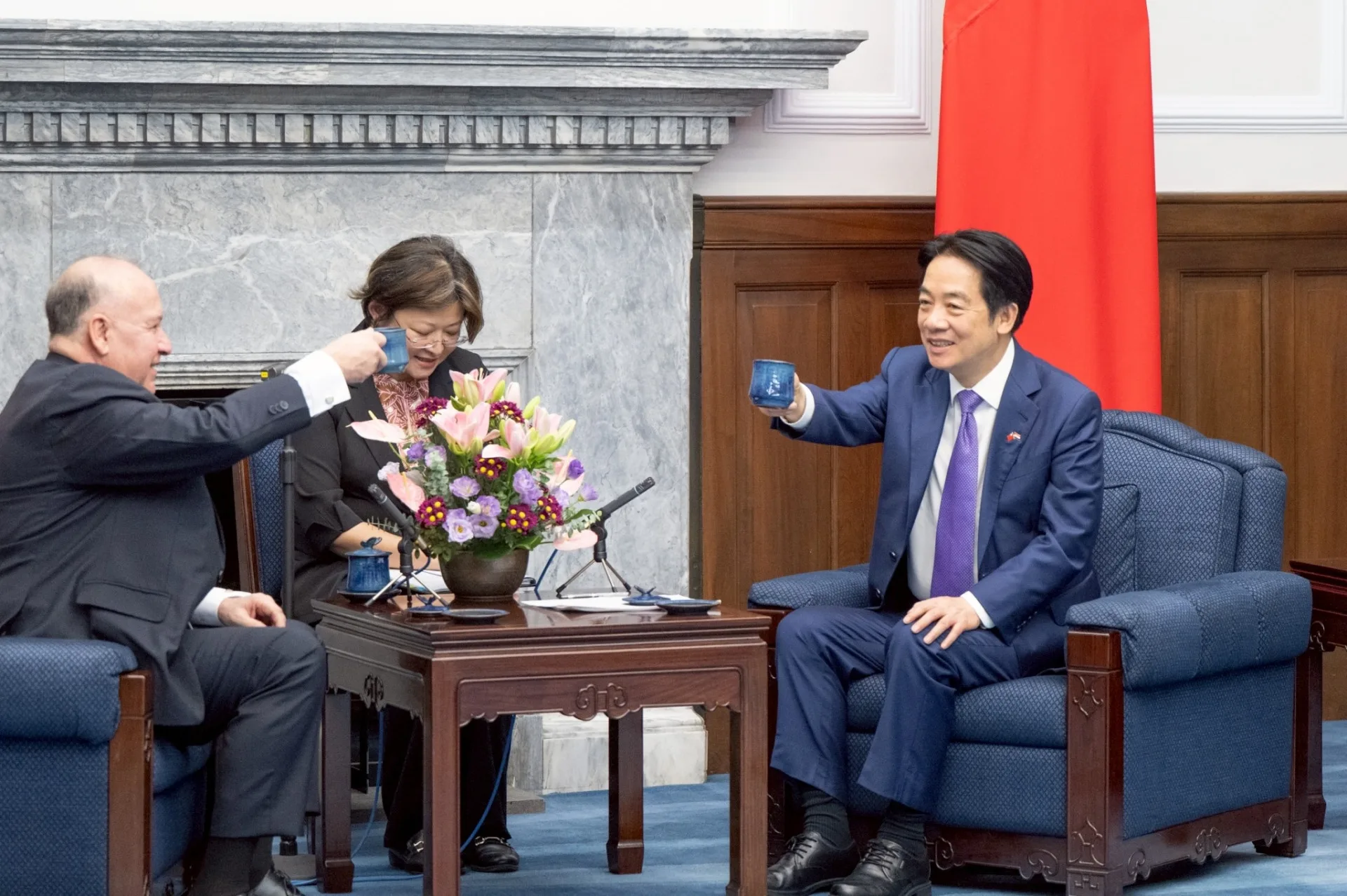 賴清德接受巴拉圭共和國新任駐台特命全權大使傅達耀呈遞到任國書。總統府提供