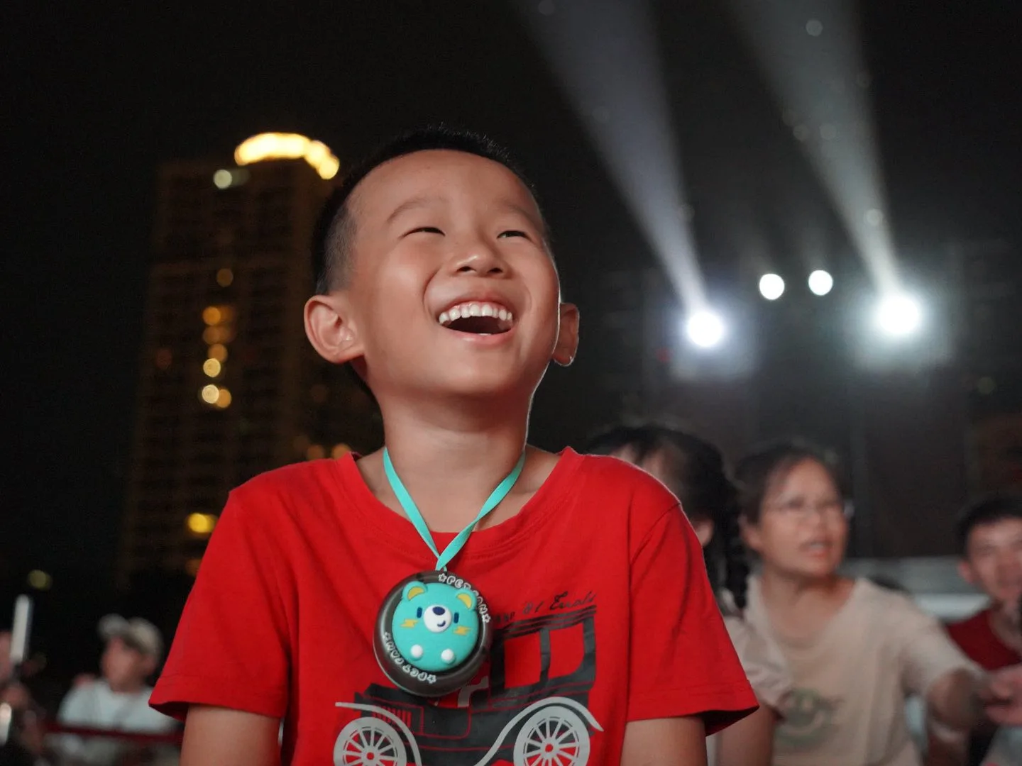 親子在歌聲中自然「講客」，以快樂方式傳承語言與文化。翻攝自紙風車劇團FB