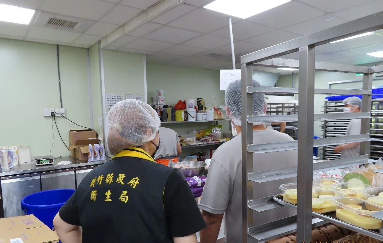 新竹縣政府衛生局抽查41項中秋節食品，檢驗結果均符合規定。新竹縣政府提供