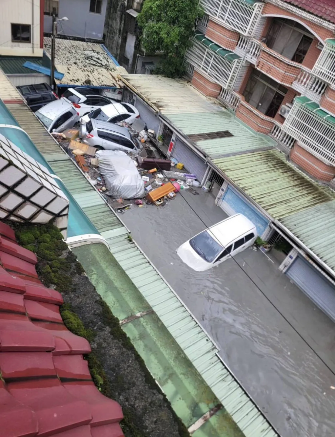 馬太鞍溪堰塞湖溢流,光復鄉災情嚴重。